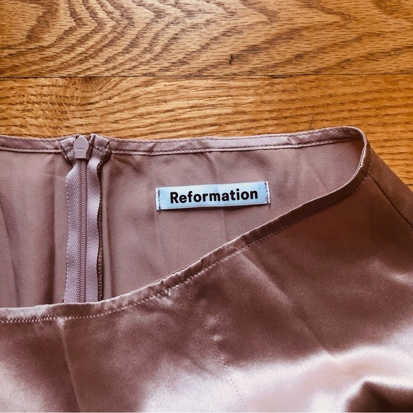 REFORMATION Robbie Silk Skirt in Blush - Picture 4 of 6